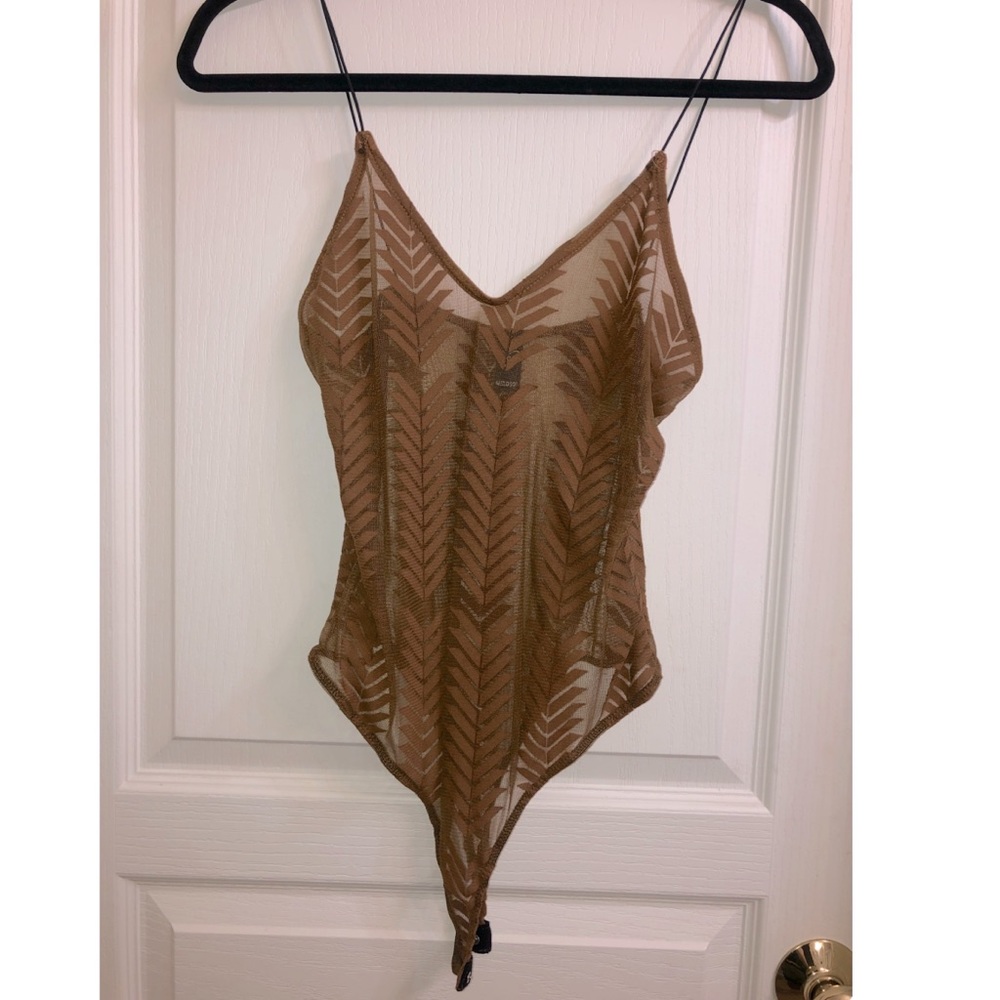 Brand Windsor, size small, color tan/brown